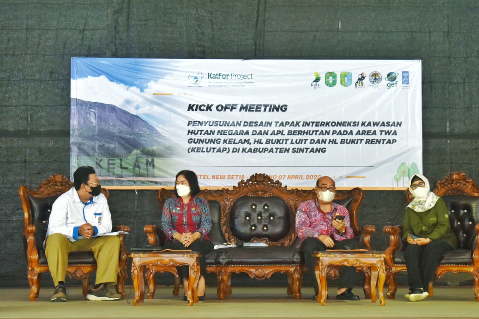 Sekda Sintang Buka Kegiatan Penyusunan Tapak Interkoneksi Kawasan Hutan Negara Di Sintang 6542